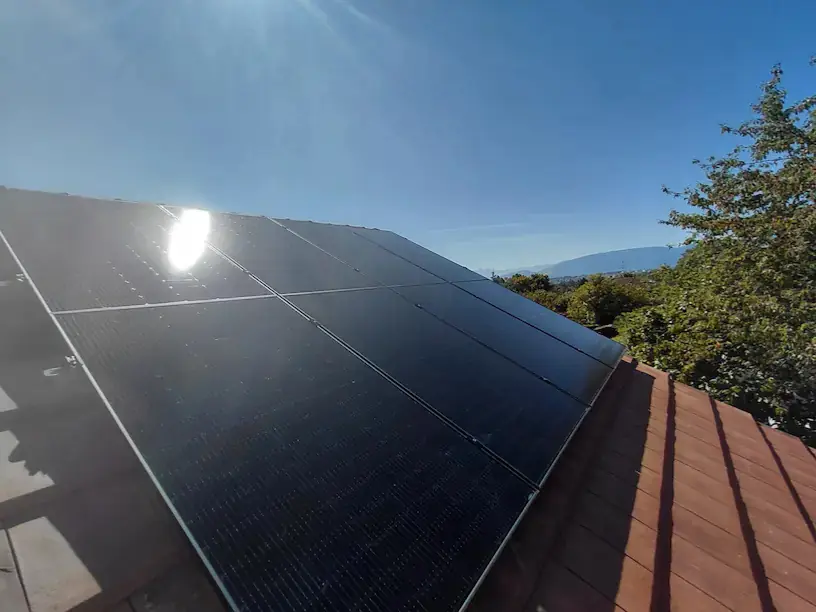 Installation de panneaux photovoltaïques à Ornex