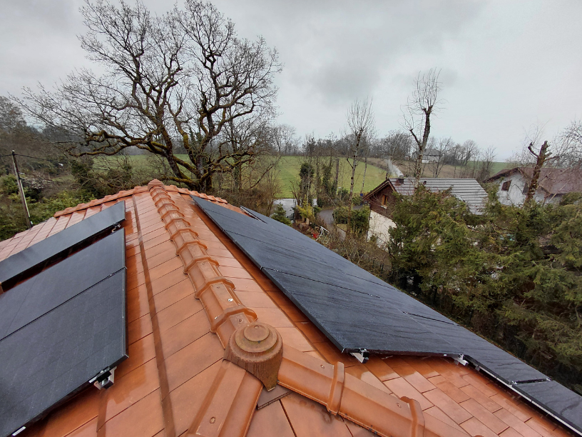 Installation de panneaux solaires à Gex