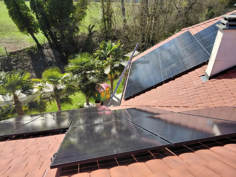 Installation de panneaux solaires à Versonnex