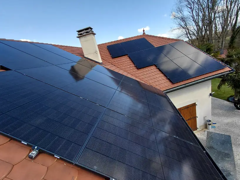 Installation de panneaux solaires à Versonnex