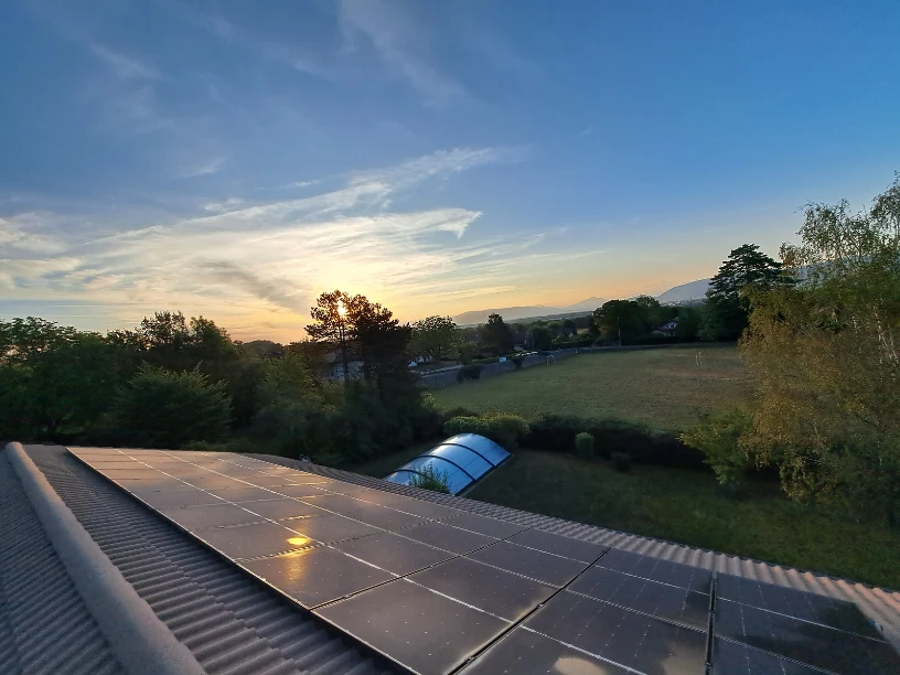 Pose de panneaux photovoltaïques à Sergy