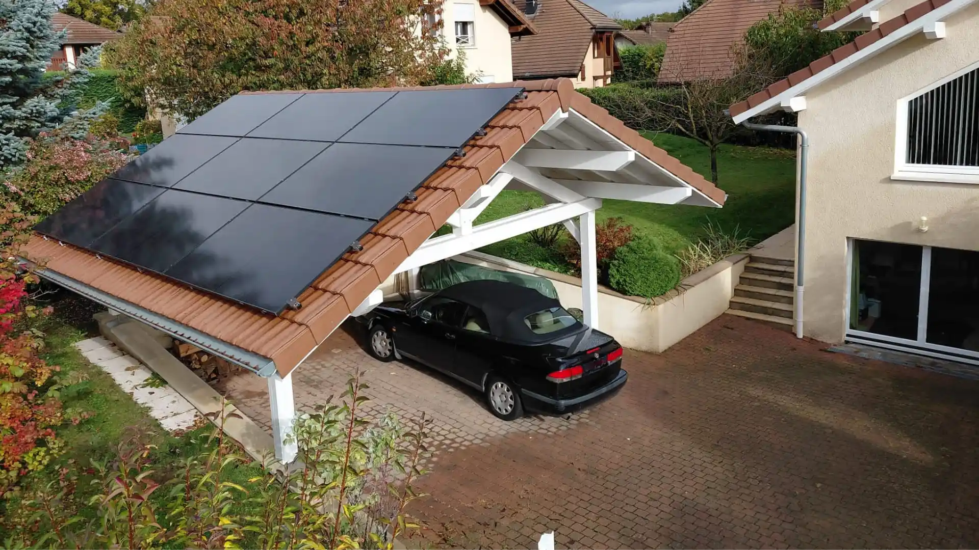 Pose de panneaux solaires sur un Carports à Ornex
